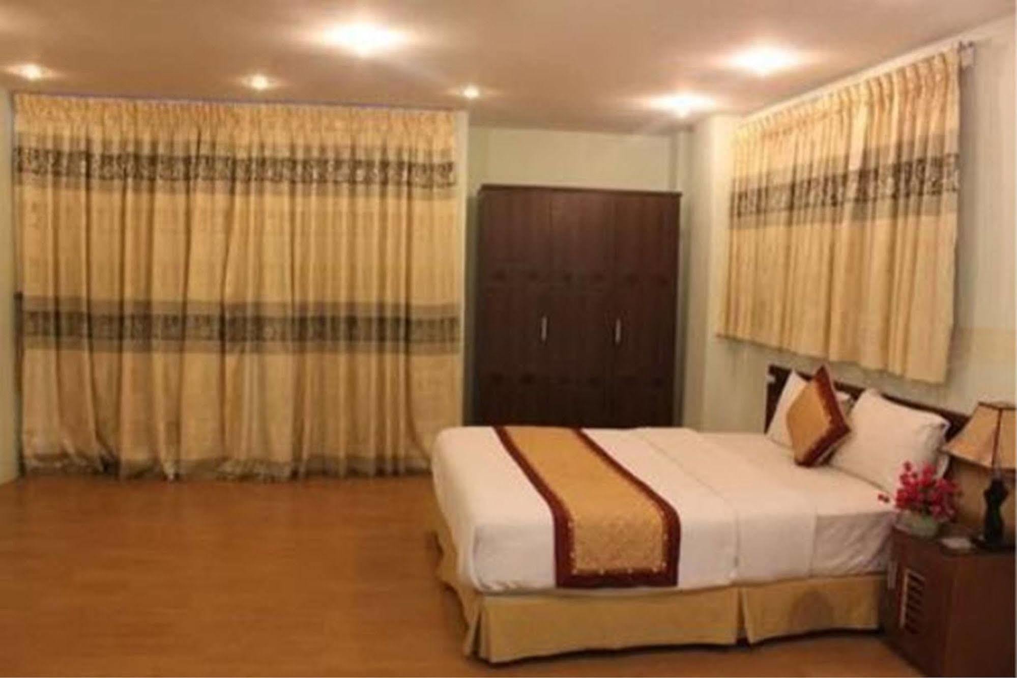 A25 Hotel - 46 Chau Long Ханой Экстерьер фото